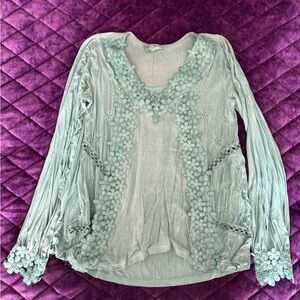 POL Floral Embroidered Blouse - Soft Green